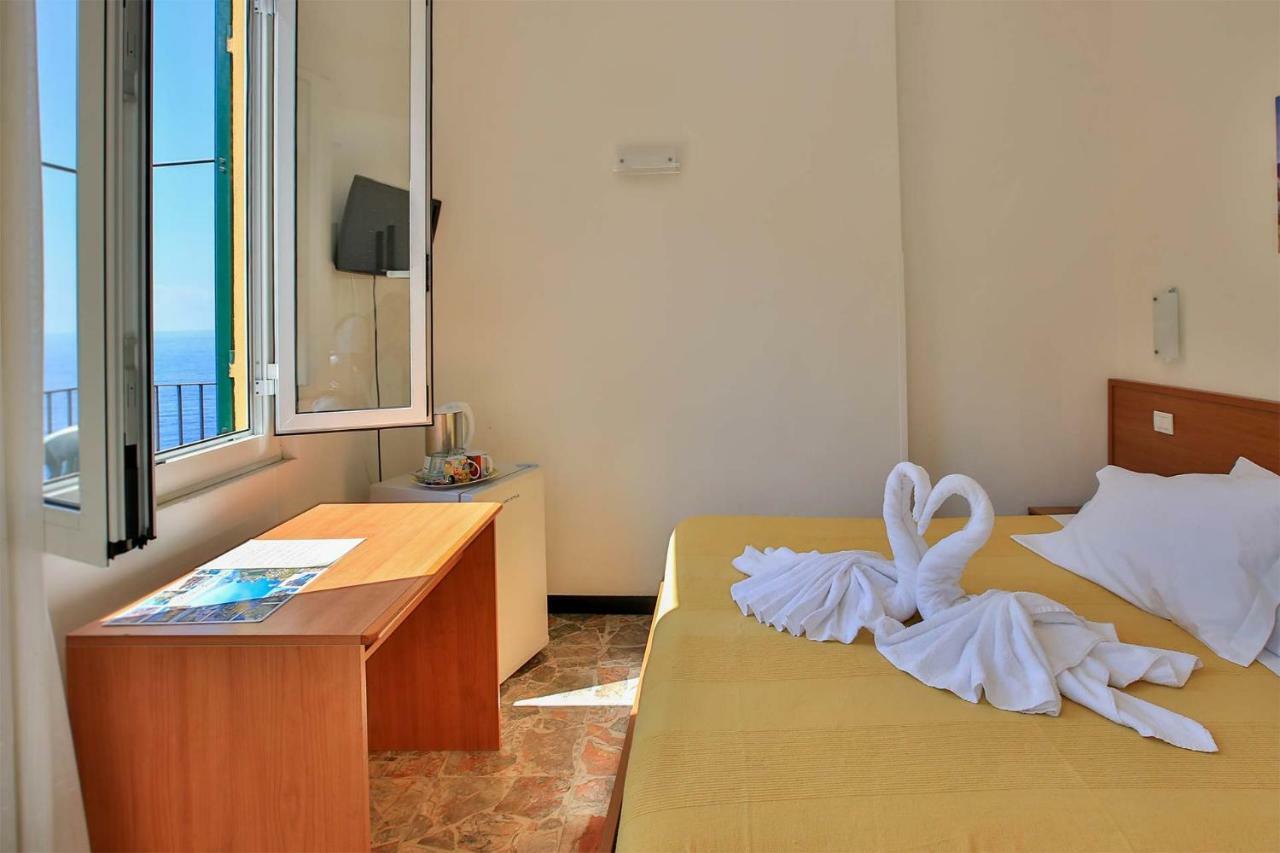 La Baia Di Rio Hotel Riomaggiore Bagian luar foto